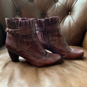 Anthropologie Everybody by BZ Moda Plum Booties